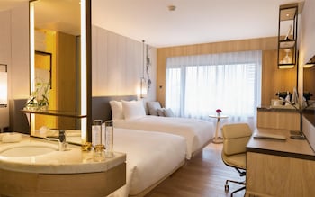 Premier Non-Smoking Twin Bed Room