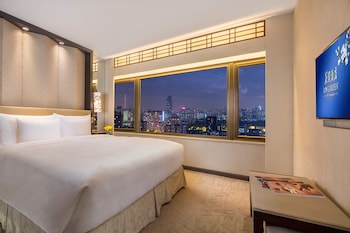 Kapok 66 King Bed Suite