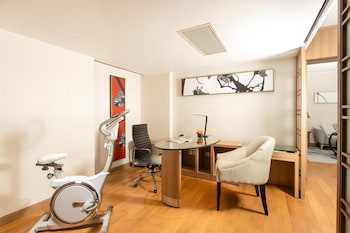 Garden Non-Smoking Twin Bed Executive Suite