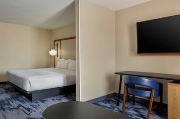 Studio, 1 King Bed with Sofa bed, Hearing Accessible (Roll-in Shower)