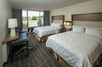 Standard Room, 2 Queen Beds, Refrigerator