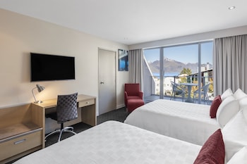 Standard Room, 2 Queen Beds, Balcony, Mountain View