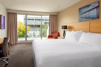 Standard Room, 1 King Bed, Balcony