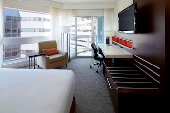 Deluxe Room, 1 King Bed with Sofa bed