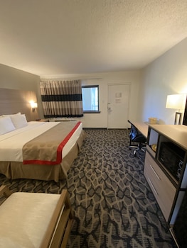 Room, 1 King Bed, Non Smoking (Exterior Corridor)