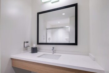 Suite, 1 King Bed, Jetted Tub