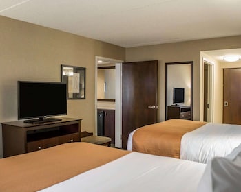 Suite, 2 Queen Beds, Non Smoking
