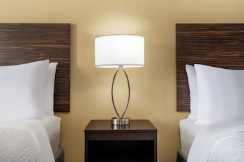 Standard Room, 2 Queen Beds, Accessible Bathtub (Mobility Accessible)