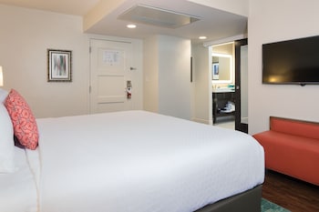 Standard Room, 1 King Bed