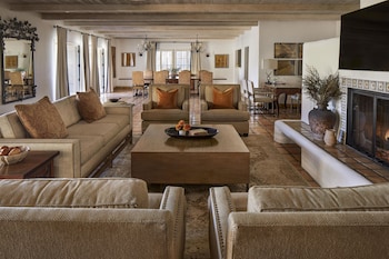 Suite, 1 King Bed with Sofa bed, Fireplace