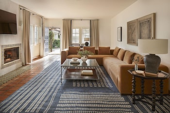 Suite, 1 King Bed with Sofa bed, Kitchenette