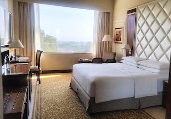 Deluxe Room, 1 King Bed