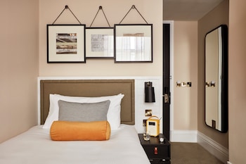 Classic Single Room