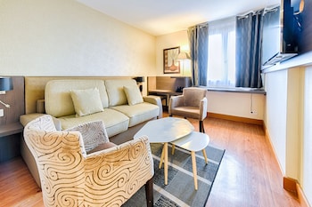 Junior Suite, 1 King Bed, Non Smoking (with Sofabed)