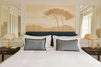 Premium Cortes View Room with 1 King Bed