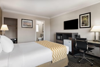 Standard Room, 1 Queen Bed, Non Smoking