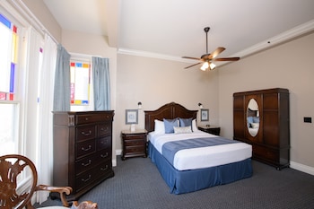Room, 1 King Bed, Fireplace, City View