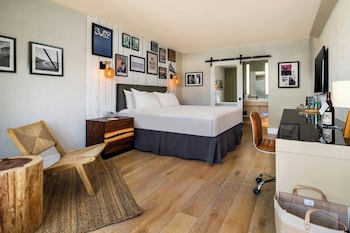 1 King Bed
