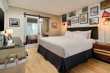 1 King Bed