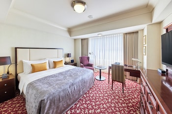 Imperial Floor Superior King, Non smoking (Construction Sounds May Be Audible Day & Night)
