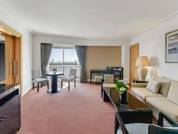 Club Suite, 1 King Bed, Club Lounge Access (Prestige)