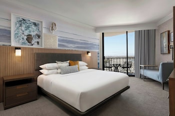 Premium Room, 1 King Bed, (Marina Tower Newly Renovated)