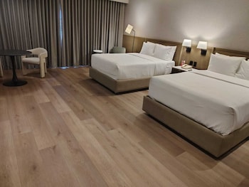 Premium Suite, City View