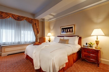 Deluxe Room, 1 King Bed