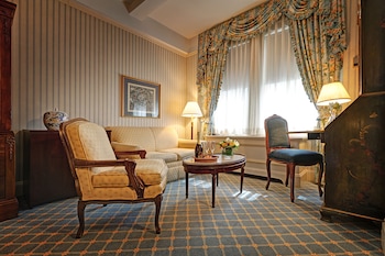 Deluxe Room, 1 Queen Bed