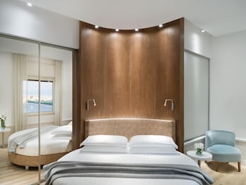 Deluxe Room, 1 King Bed, Non Smoking, Sea View