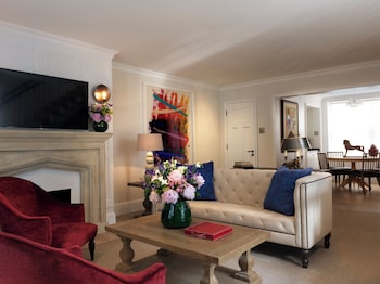 Suite, 1 King Bed (The Gatehouse)