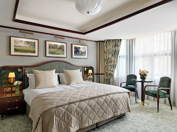 Suite (Stafford Park)