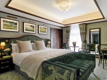 Suite (Master Main House)