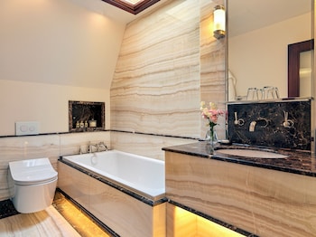 Classic Room, 1 King Bed