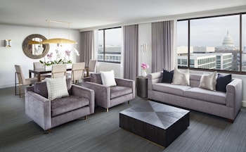 Suite, 1 King Bed
