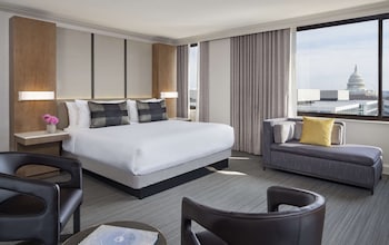 Room, 1 King Bed (Capitol View)