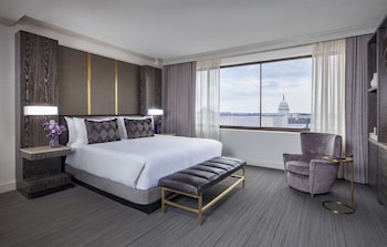 Deluxe Room, 1 King Bed (Capitol View)