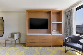Deluxe Room, 1 King Bed