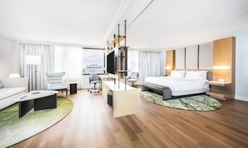 Studio Suite, 1 King Bed (Capitol View)