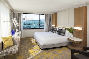 Deluxe Room, 1 King Bed