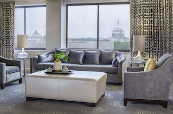 Room, 1 King Bed (Parlor)