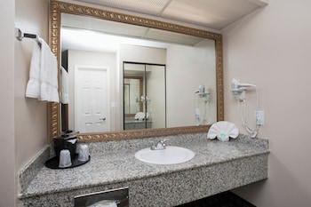 Standard Room, 2 Queen Beds, Accessible Bathtub, Non Smoking