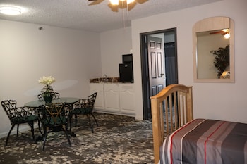 Non-Smoking Executive King Suites
