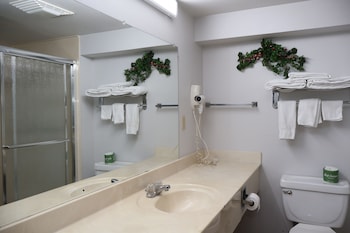 Non-Smoking Jacuzzi Suites