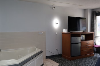 Smoking Jacuzzi King Suites