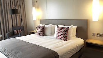 Premium Room, 1 King Bed, Club Lounge Access (Super King, Stratford View)