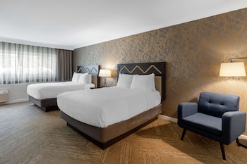 Standard Room, 2 Queen Beds, Non Smoking, Refrigerator & Microwave (Walk-in Shower)