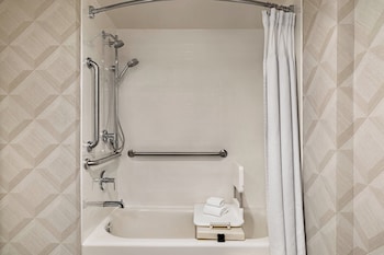 Premium Room, 2 Queen Beds, Accessible (Communications)