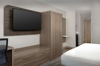 Standard Room, 1 King Bed (LEISURE)
