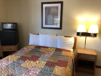 Room, 1 Queen Bed, Non Smoking (Recliner)